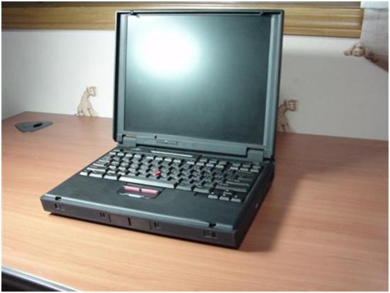 철 지난 노트북:한 때 명기로 불렸던 씽크패드 770Z