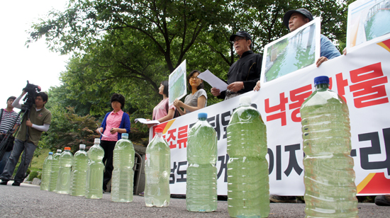 환경단체, “낙동강 물 숙성시켜 판매하나”