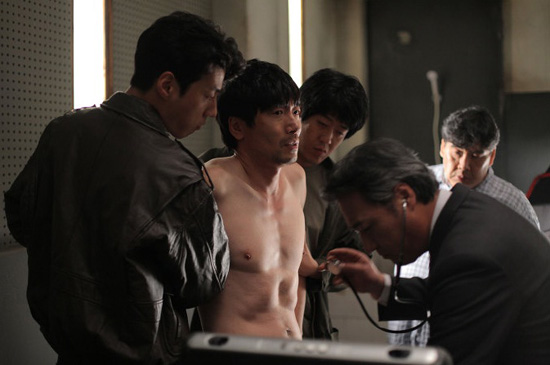 故김근태 상임고문의 실화를 다룬 영화 '남영동 1985'의 한 장면