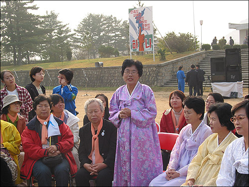 "여중생 소식 듣고 모두 펑펑 울었어"