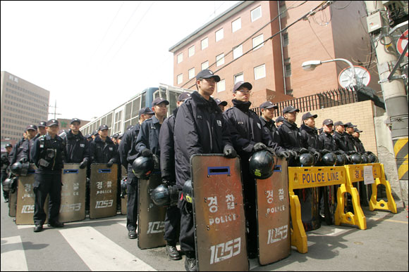 "로카쇼 핵재처리공장 가동 철회하라"