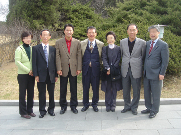한나라당 황우여 사무총장도 만경대 방문
