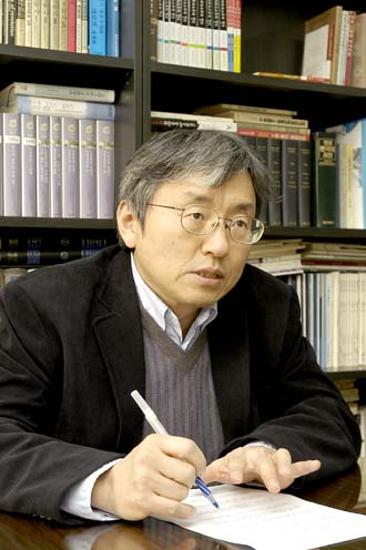 정성진 경상대 교수