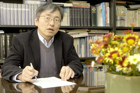 정성진 경상대 교수