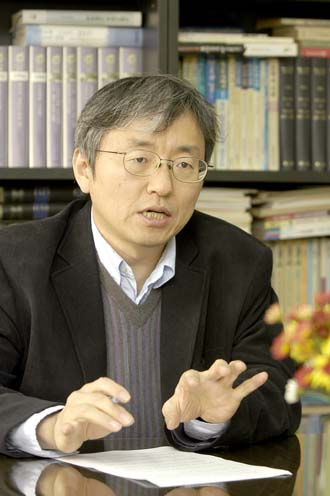 정성진 경상대 교수