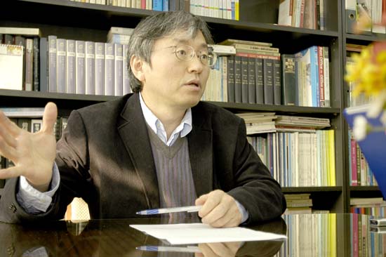 정성진 경상대 교수