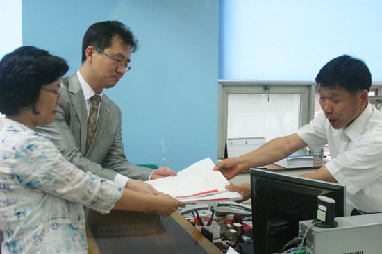 불법폭력시위 낙인찍힌 단체 첫 행정소송 제기