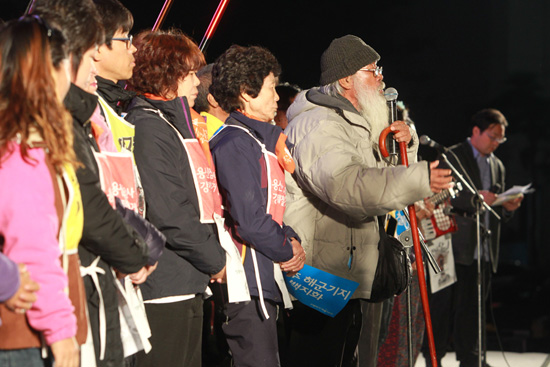 생명평화대행진단을 대표한 문정현 신부