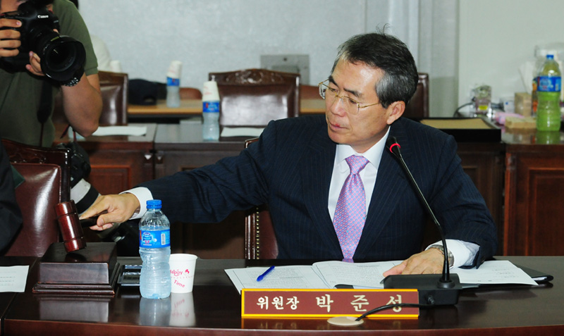 최저임금위원회의 시작 알리는 박준성 위원장