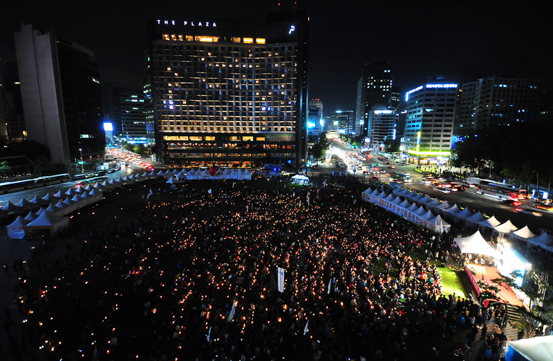 시청광장으로 돌아온 국정원 규탄 촛불