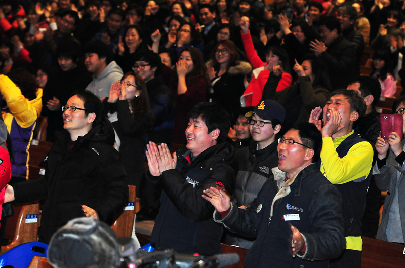 김제동과 함께 노래하는 쌍용차 노동자들
