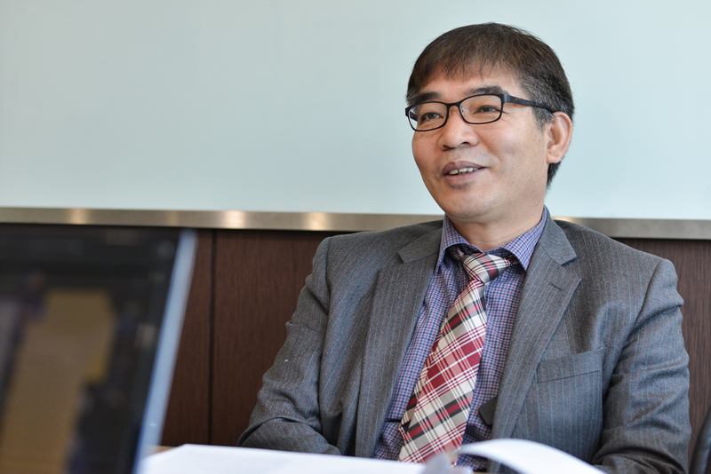 남은 재판 과정을 설명하는 김칠준 변호사