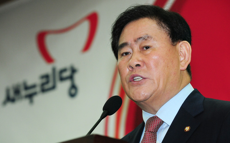 모두발언 하는 최경환 새누리당 원내대표