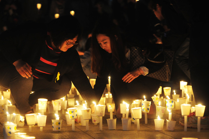세월호 침몰, 무사귀환을 염원하는 촛불