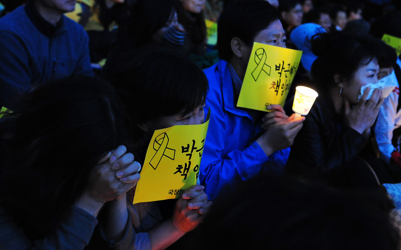 세월호 시국 촛불, 슬픔에 잠긴 시민들