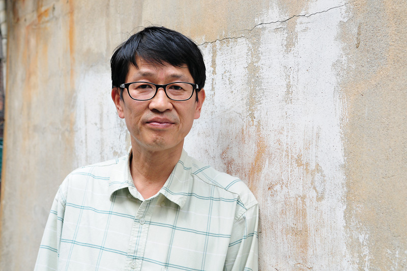 한예종 교수이기도 한 박근형 연출가가 박근혜 대통령을 풍자한 연극 ‘개구리’를 연출한 것 때문에 ‘찍혀’ 한국문화예술위원회의 창작산실 작품 지원에서 배제됐다는 의혹이 일었다.