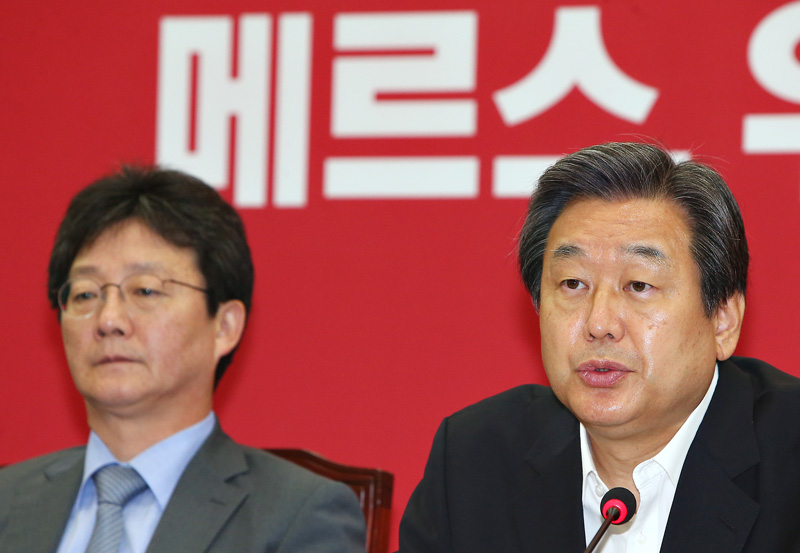 새누리당 김무성(오른쪽) 대표와 유승민(왼쪽) 원내대표