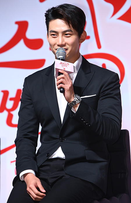 배우 옥택연