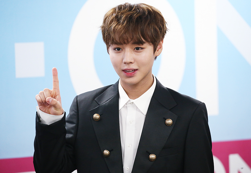 그룹 워너원(Wanna One) 박지훈이 7일 오후 서울 구로구 고척스카이돔에서 열린 ‘워너원 프리미어 쇼콘(Wanna One Premier Show-Con)' 기자회견에서 포즈를 취하고 있다.