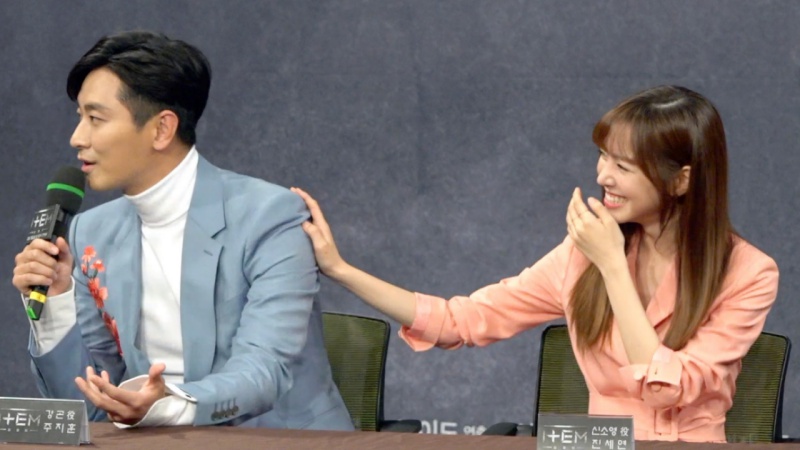 11일 MBC 새 월화드라마 '아이템' 제작발표회에 참석한 주지훈과 진세연