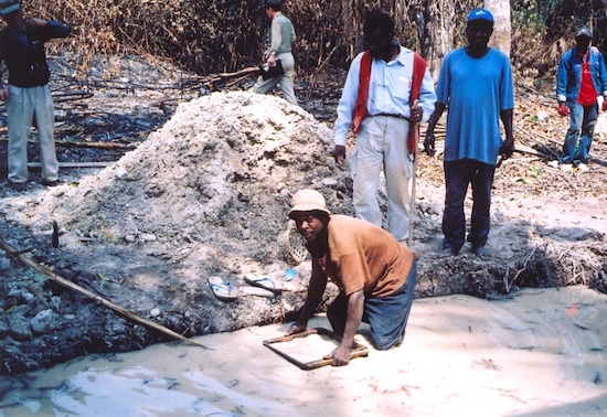 카메룬의 다이아몬드 광산