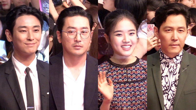30일 오후 서울 송파구 잠실 롯데월드몰에서 열린 영화 '신과 함께:인과 연' 레드카펫 행사에 참석한 배우들이 포즈를 취하고 있다.(영상캡쳐)