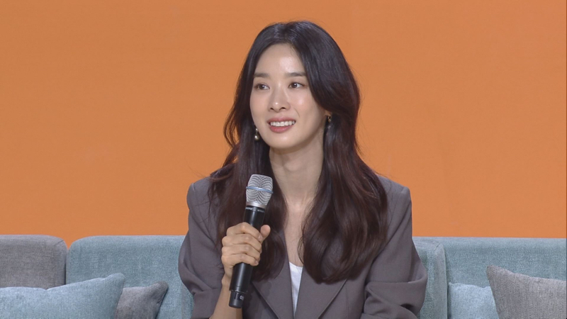 JTBC ‘톡투유2’에 출연한 배우 이청아