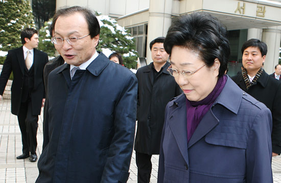 점심 먹으러 가는 한명숙 전 총리