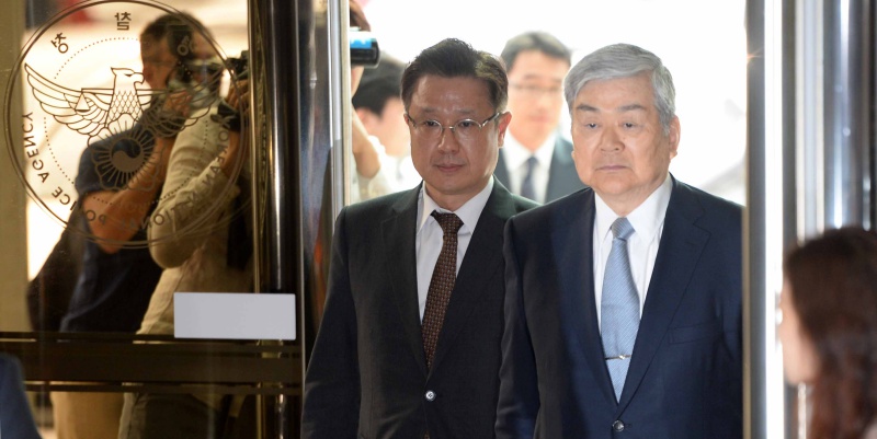 조양호 한진그룹 회장이 19일 오전 서울 서대문구 경찰청으로 조사를 받기 위해 들어서고 있다.