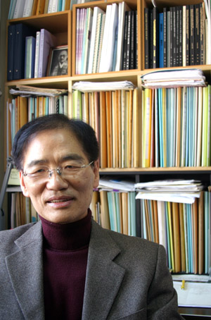 봉한학설의 근원을 밝힌 서울대 소광섭 교수