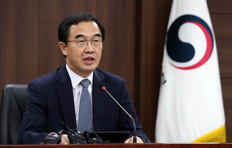 조명균 통일부 장관이 2일 서울 종로구 정부서울청사에서 연 취임 1주년 기자간담회에서 발언을 하고 있다.