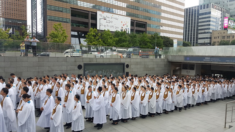 12일 전국에서 모인 530여명의 원불교인들은 사드배치 철회와 한반도 평화정착을 위한 침묵 명상을 진행했다.