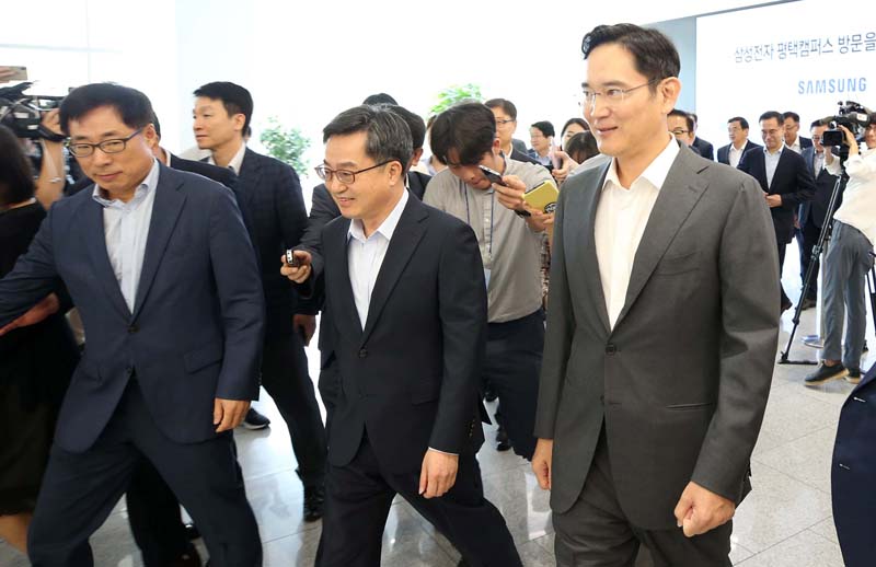 김동연 부총리겸 기획재정부 장관과 이재용 삼성전자 부회장