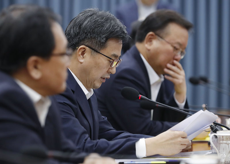 경제관계장관회의에 참석한 김동연 경제부총리 겸 기획재정부 장관