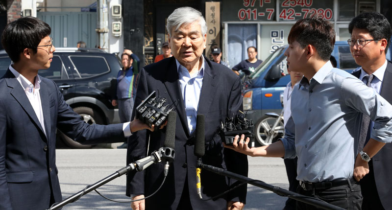 서울지방경찰청 지능범죄수사대에 출석한 조양호 회장
