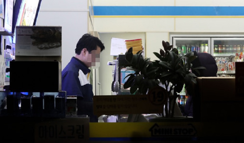 24시간 영업하는 편의점 자료사진