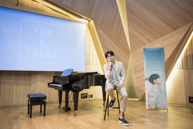 2017년 6월 15일 오전, 서울 용산구 한남동 스트라디움에서 가수 이석훈의 미니3집 ‘You&Yours’ 미디어 음악감상회가 열렸다.