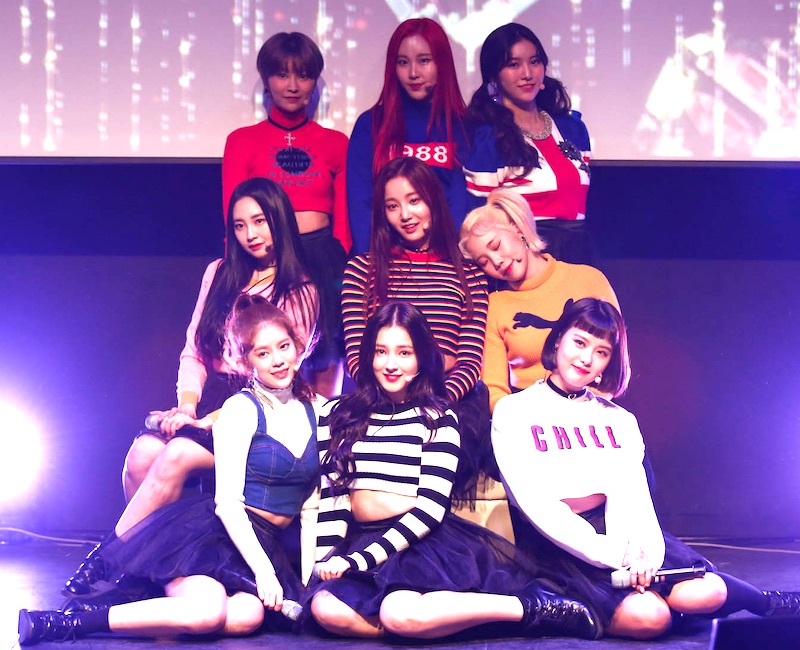 2018년 1월 3일, 걸그룹 모모랜드가 미니3집 '그레이트!' 미디어 쇼케이스를 서울 송파구 방이동 올림픽홀 뮤즈라이브에서 열었다.