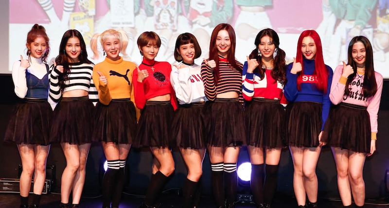2018년 1월 3일, 서울 송파구 방이동 올림픽홀 뮤즈라이브에서 걸그룹 모모랜드가 미니 3집 '그레잇!' 미디어 쇼케이스를 열었다.