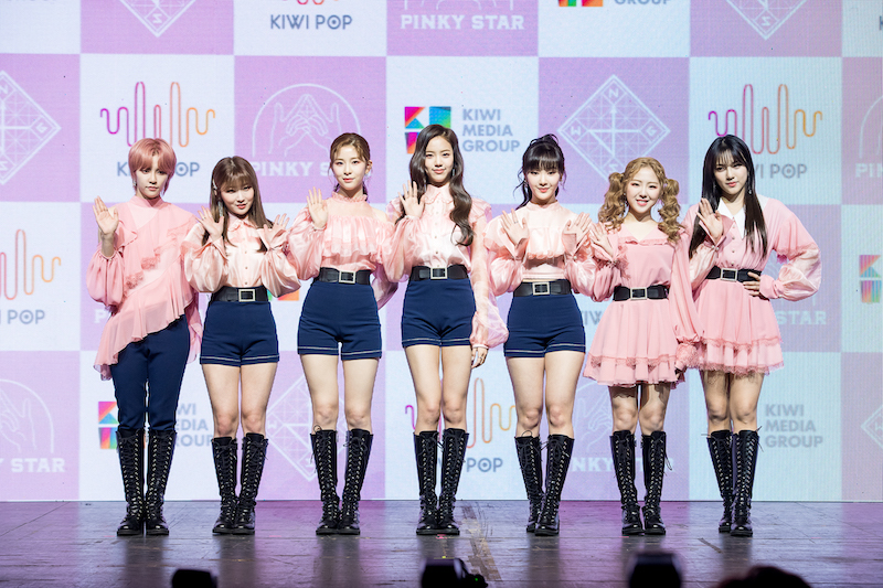 미니 2집 미디어 쇼케이스 현장에서 공원소녀