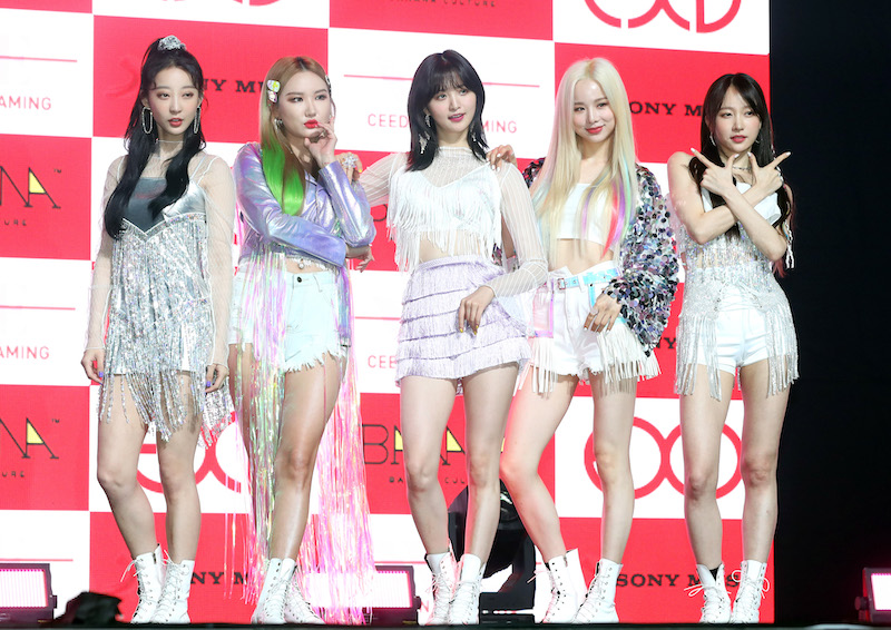 이엑스아이디(EXID) 혜린(인쪽부터), LE, 정화, 솔지, 하니가 15일 오후 서울 용산구 한남동 블루스퀘어에서 열린 신곡 ‘ME&YOU’ 발매 기념 쇼케이스에 참석해 포즈를 취하고 있다. 2019.5.15