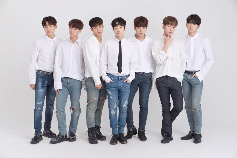 프로젝트 그룹 레인즈(왼쪽부터 김성리, 변현민, 서성혁, 이기원, 장대현, 주원탁, 홍은기)
