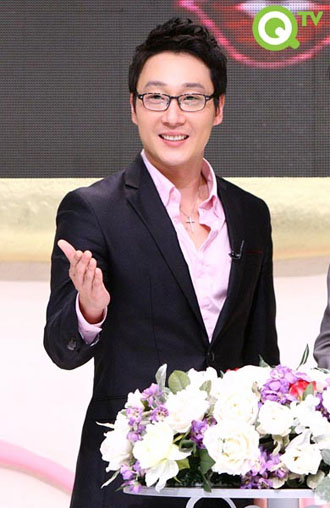 QTV에 출연중인 이휘재