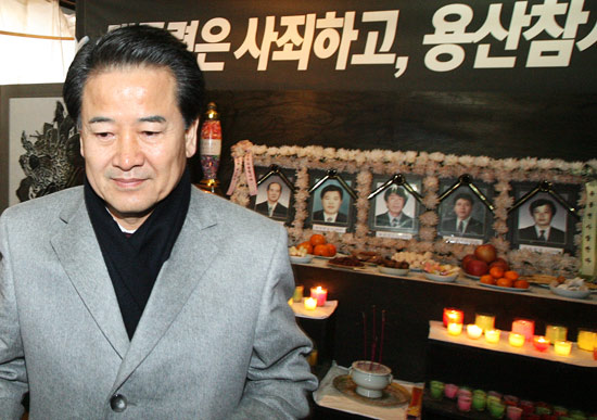 용산 기자회견 참석한 정동영