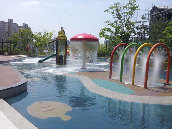 용인시 물내음어린이공원 물놀이장