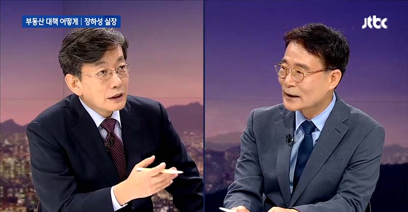 JTBC와 인터뷰중인 장하성 청와대 정책실장
