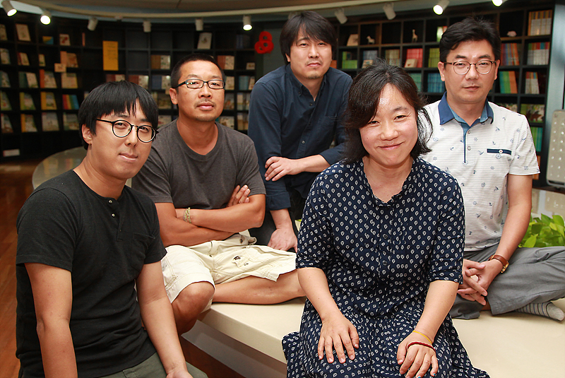 왼쪽부터 만화가 마영신, 김홍모, 권용득, 김성희, 김수박