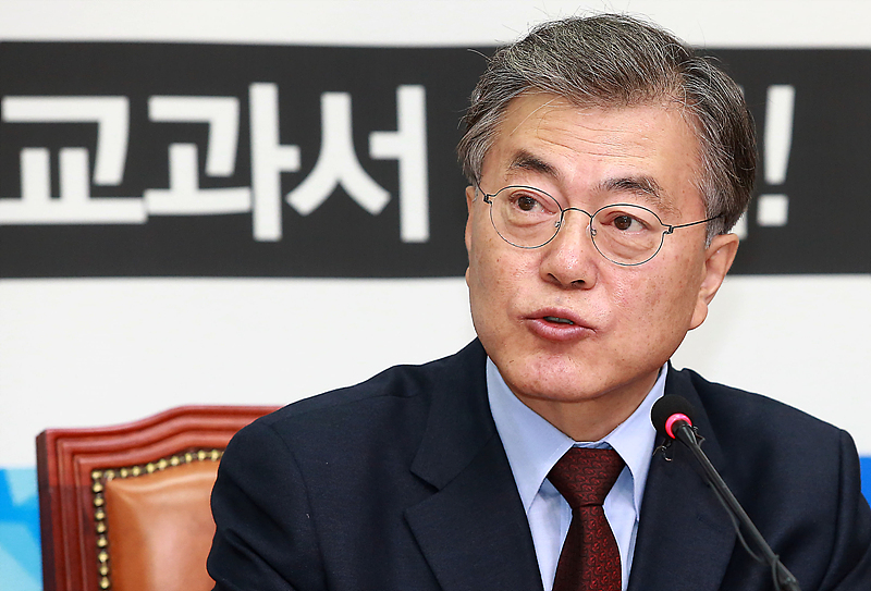 문재인 새정치민주연합 대표가 6일 서울 여의도 국회에서 비정규직 4대개혁 발표 정책기자회견에서 모두발언을 하고 있다.