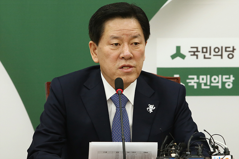 주승용 국민의당 원내대표가 21일 국회 원내대표실에서 열린 원내대책회의에서 발언하고 있다.