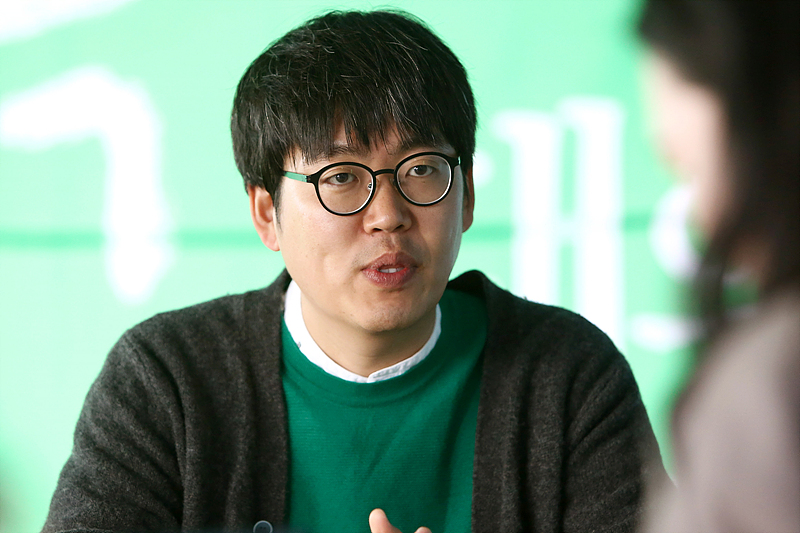 녹색당 김민수 은평구의원 예비후보가 민중의소리와 인터뷰하고 있다.
